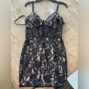 Blondie Nites Black patterned sequin bodycon dress
NWT